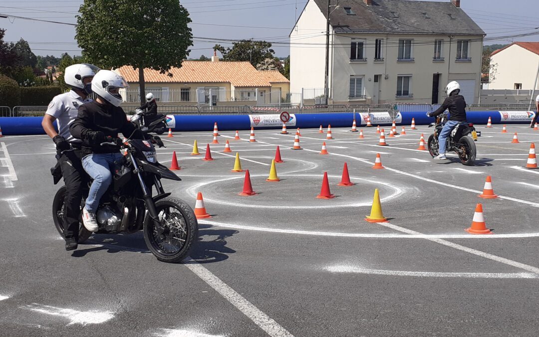 Les élèves de 3ème initiés au deux-roues motorisé sur la piste d’éducation routière CRS/Assurance Prévention